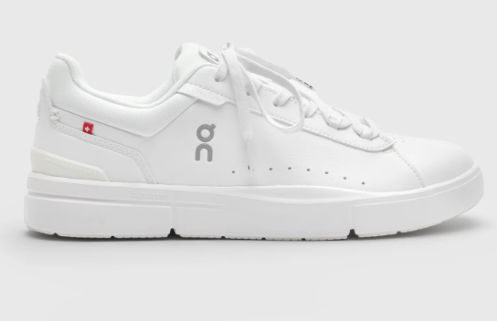 On The Roger Advantage Sneakers – White